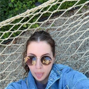 Meet your Posher, Claren